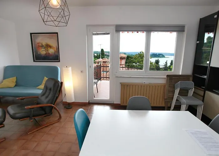 Vintage With Amazing Sea View Mo